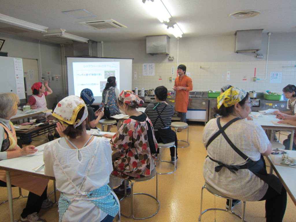 シャプラニールの活動紹介の様子