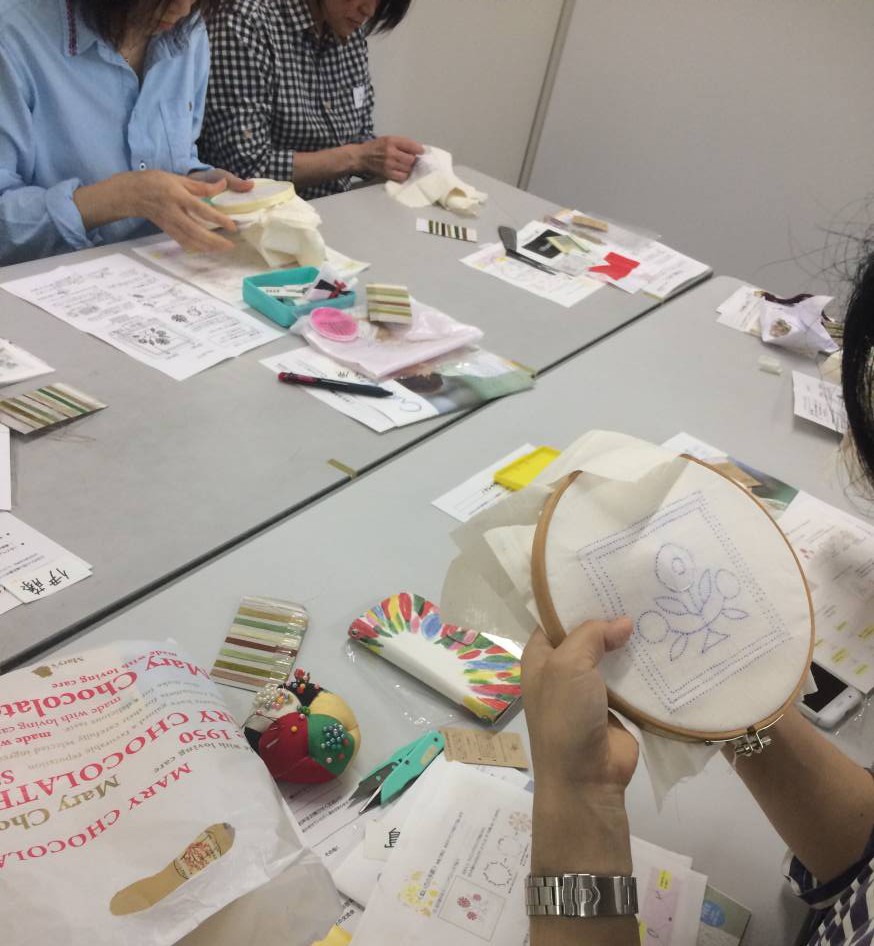 刺しゅう用の木枠をお持ちの方も多くいらっしゃいました!