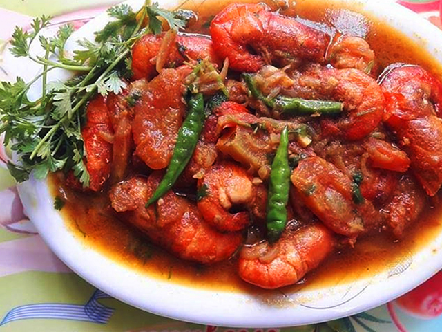 わたしの妻が作った「川エビとトマトのカレー」を紹介させてください!