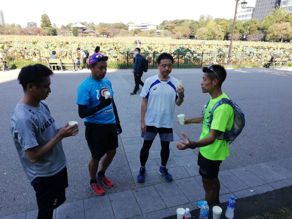 コーチと一緒に給水練習