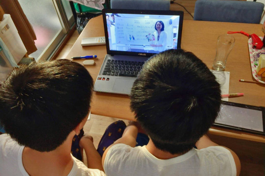 公式サイトには「ストップいじめ!ナビいますぐ役立つ脱出策」など大人・子ども向けに役立つ情報を掲載されている。
