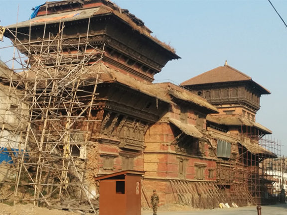 未だネパール大地震の傷跡が残る世界遺産のカトマンズ・ダルバール広場