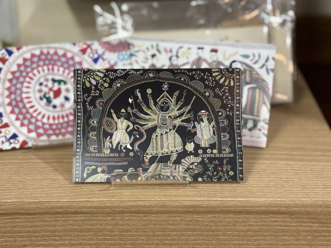 ノクシカタ作品がモチーフとなったポストカード　「ドゥルガ・プジャ」秋の大祭