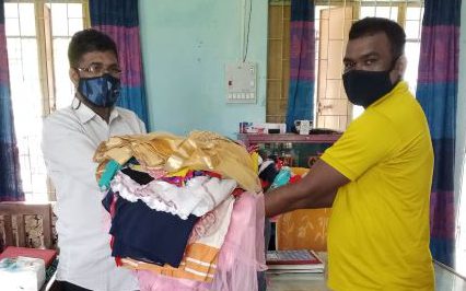 ボランティアによる貧困世帯への衣類の寄付
